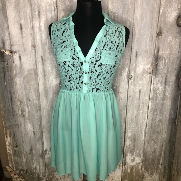 Floral lace dress - Picture 1 of 4